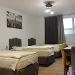 Hr Rooms