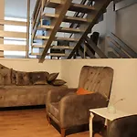 Hr Rooms